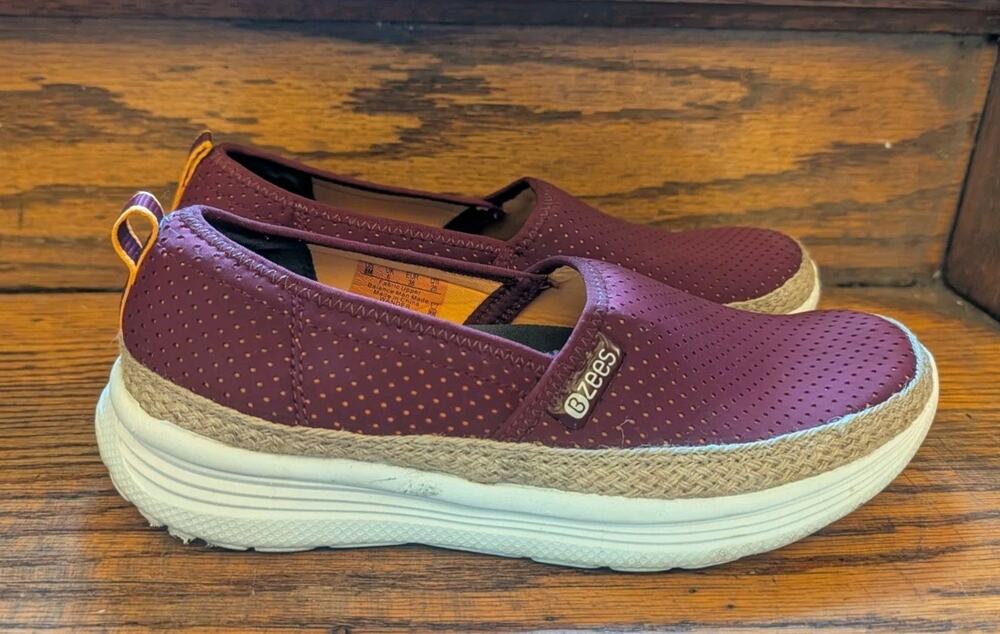 Bzees Wonder Slip On Shoes Women's 8 Burgundy Smeakers